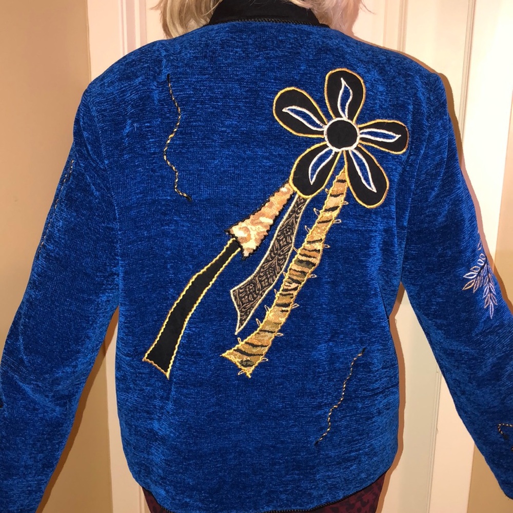 Light weight versital jacket. Packs well for travel.